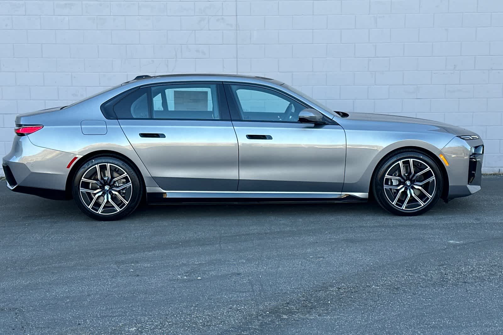 Thumbnail: 2025 BMW i7 - 8