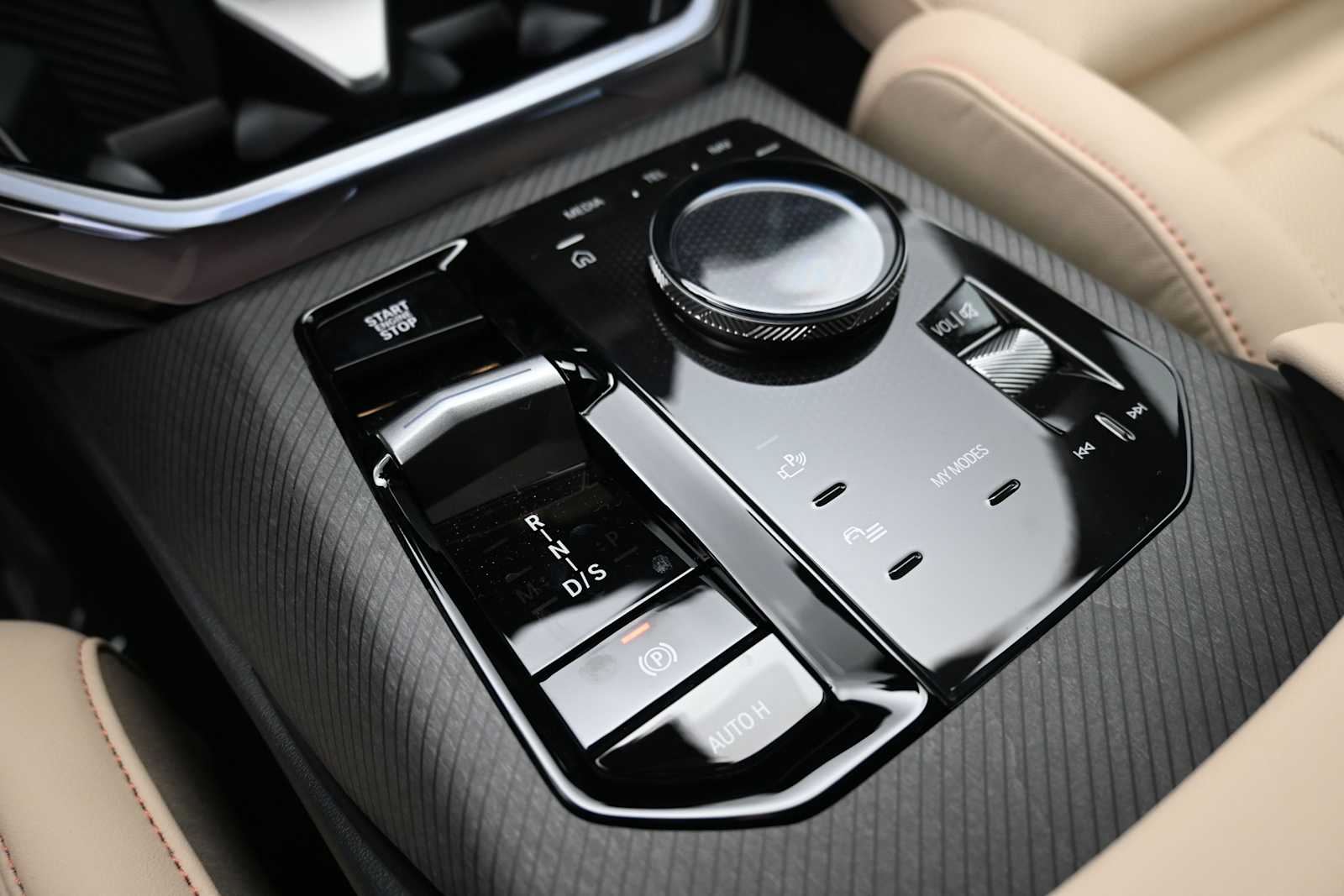 Thumbnail: 2026 BMW X3 - 12