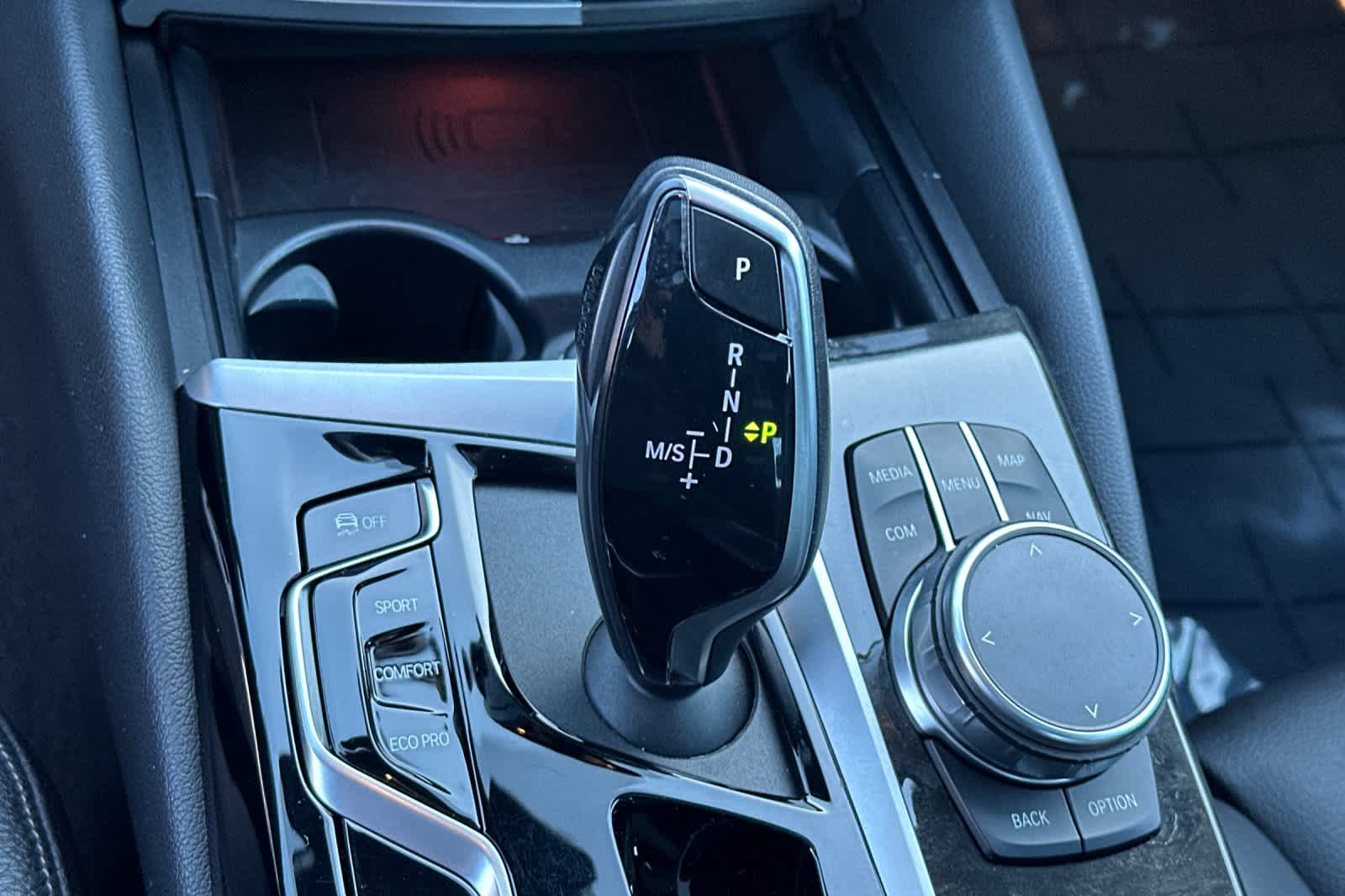 Thumbnail: 2023 BMW 5 Series - 25