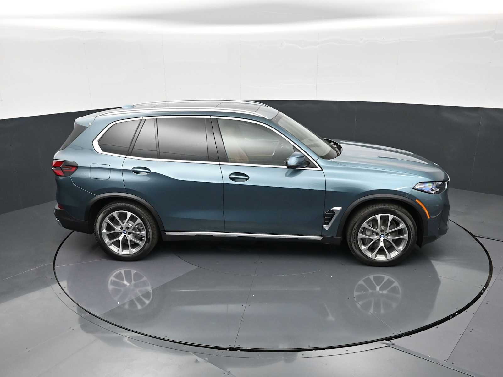 Thumbnail: 2026 BMW X5 - 20