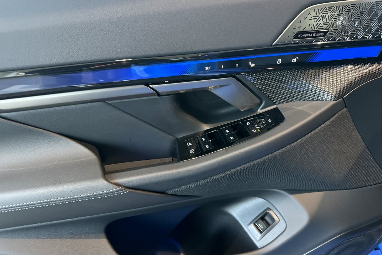 Thumbnail: 2026 BMW M5 - 13