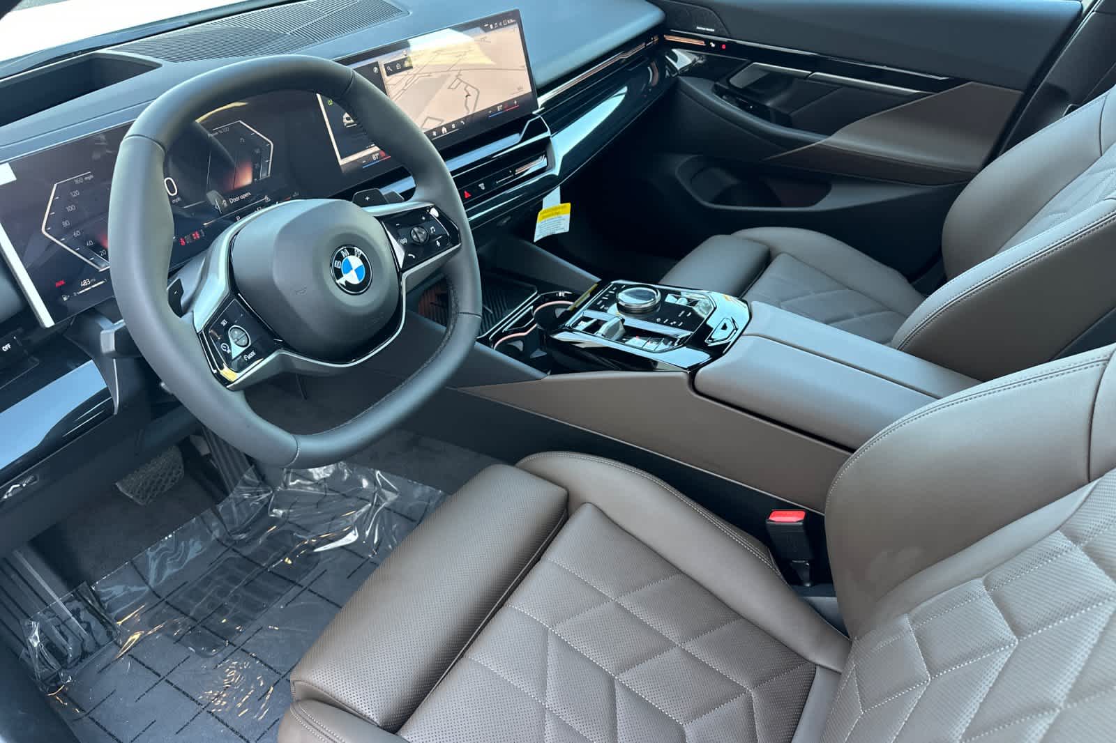 Thumbnail: 2026 BMW 5 Series - 12