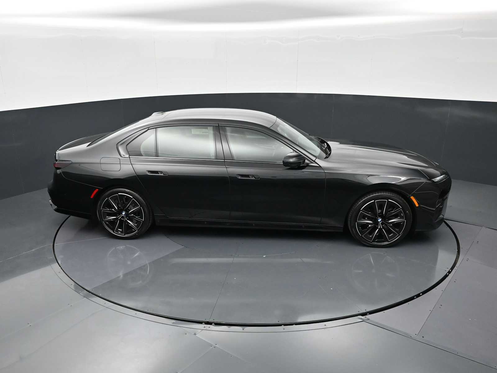 Thumbnail: 2026 BMW 7 Series - 20