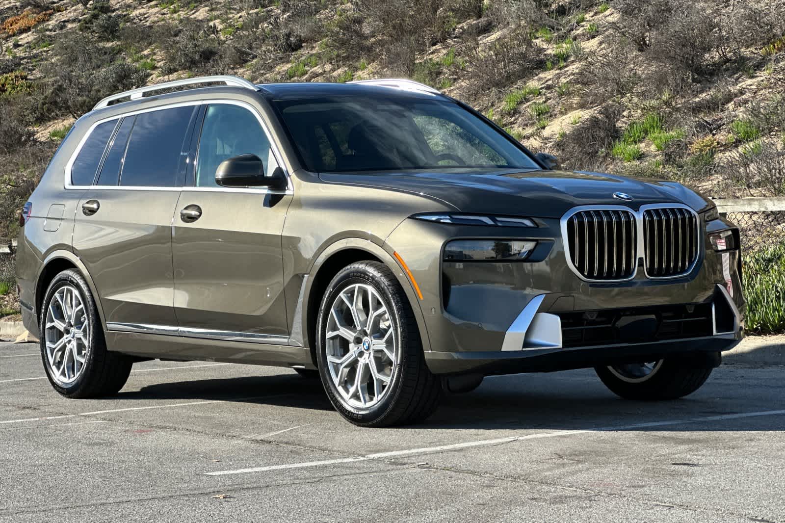 Thumbnail: 2026 BMW X7 - 9