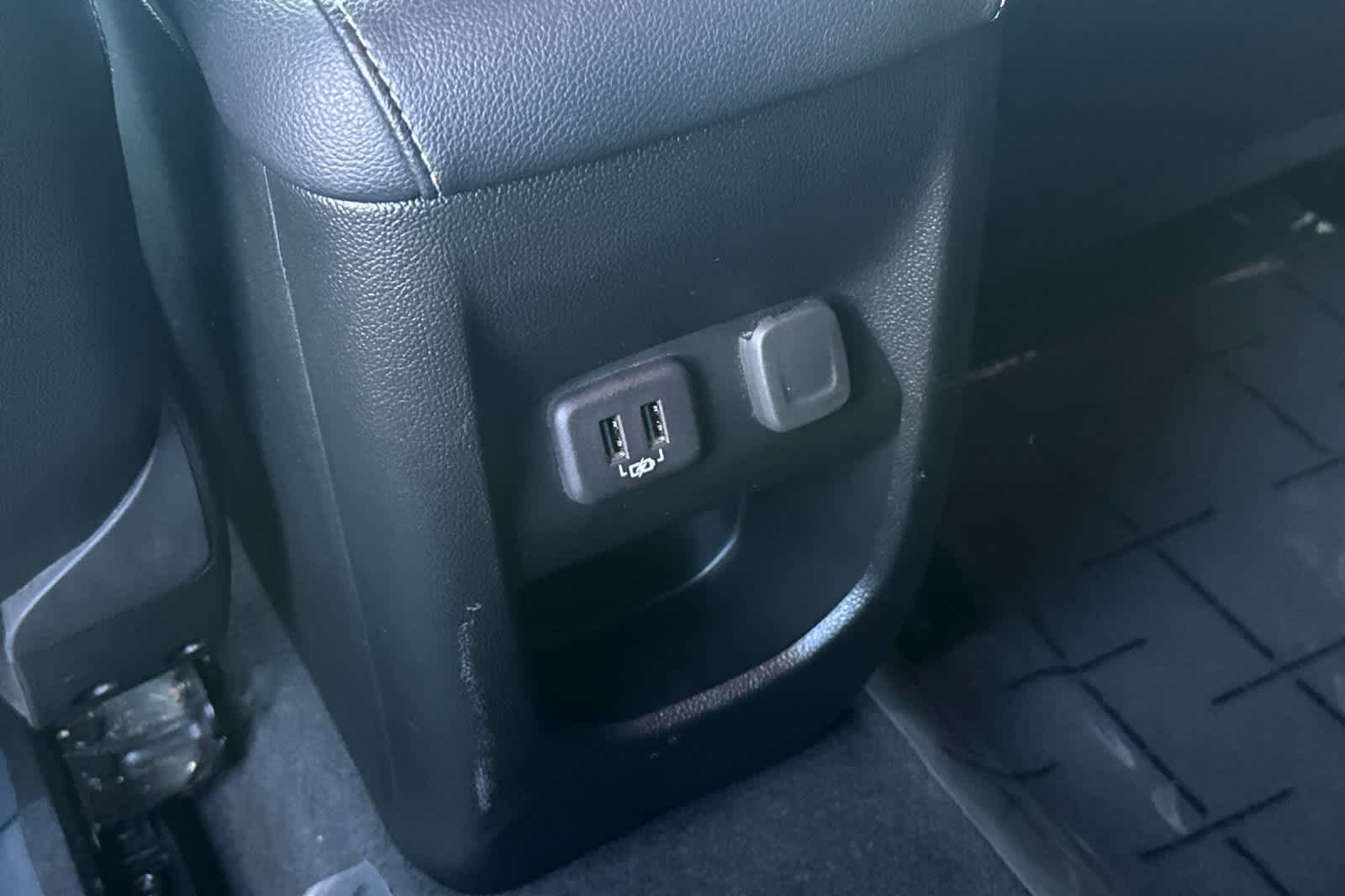 Thumbnail: 2022 Chevrolet Colorado - 14