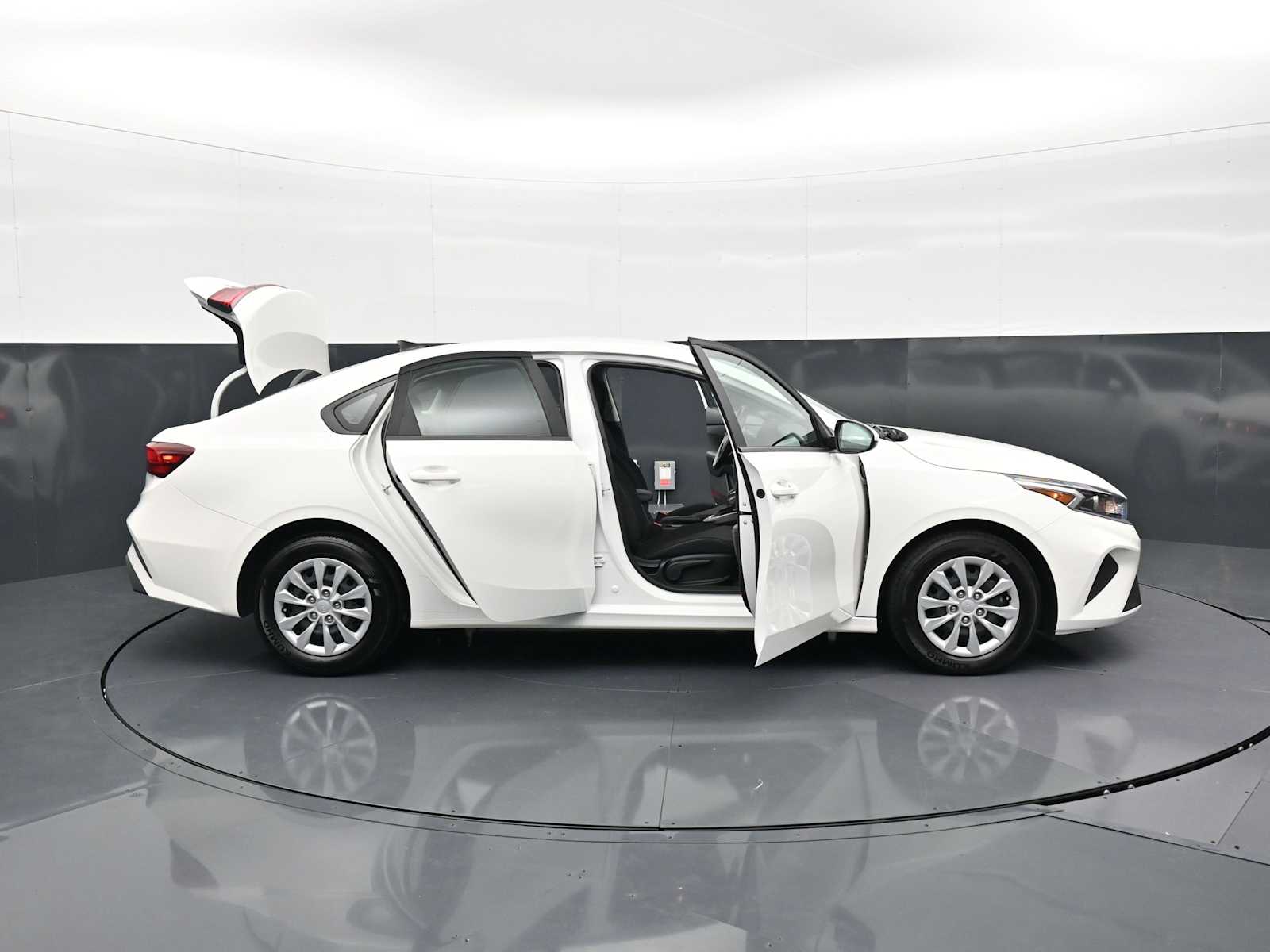 2024 Kia Forte LX - Photo 35