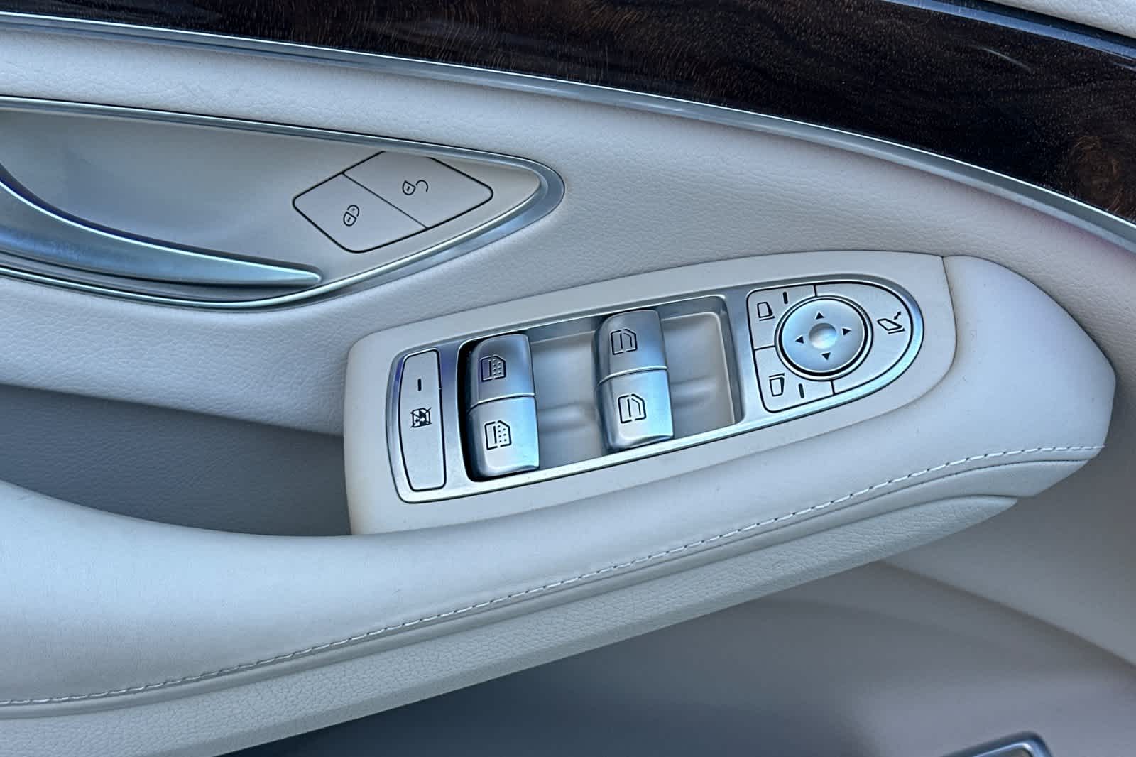 Thumbnail: 2018 Mercedes-Benz S-Class - 13