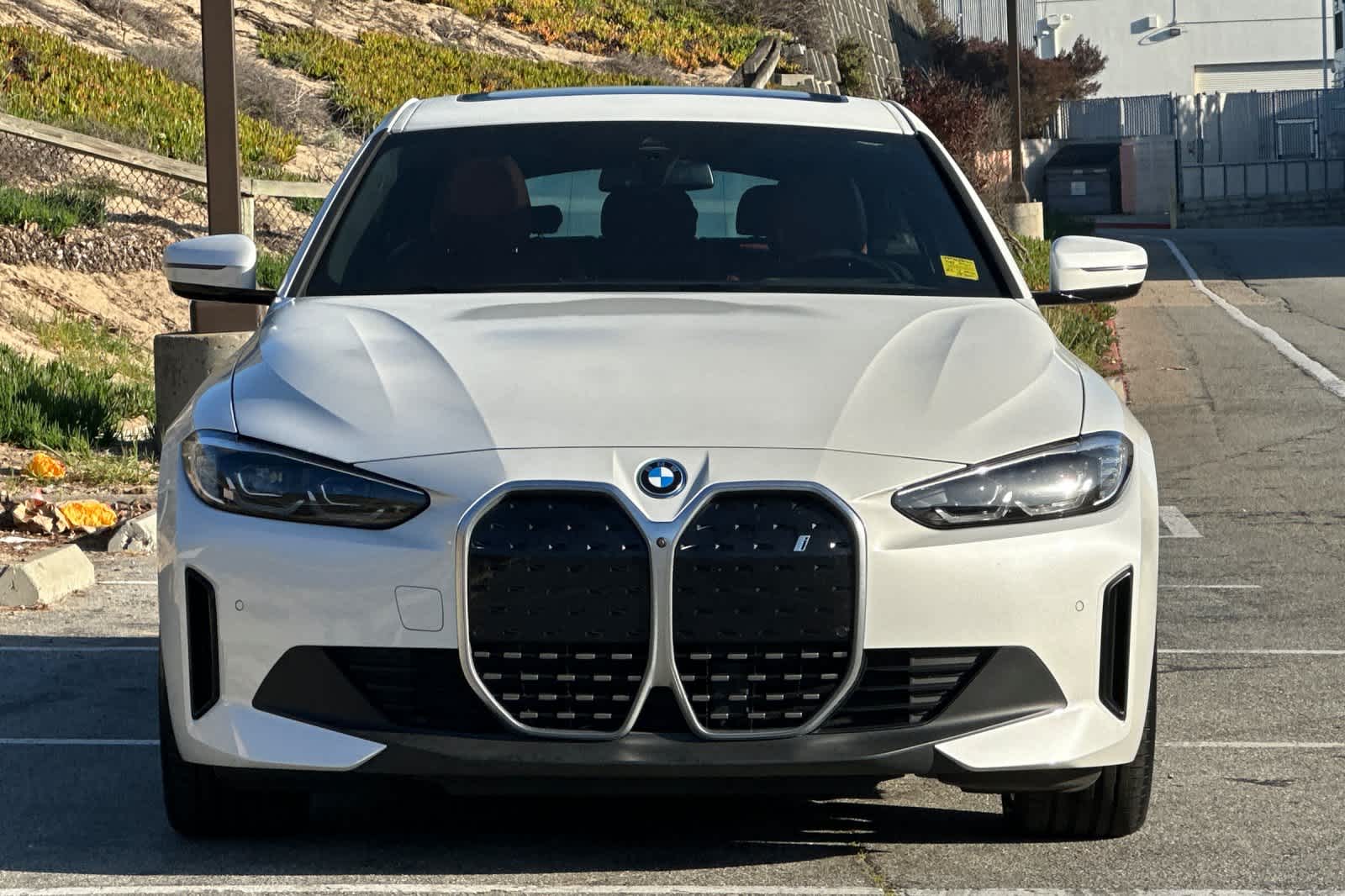 Thumbnail: 2023 BMW i4 - 10