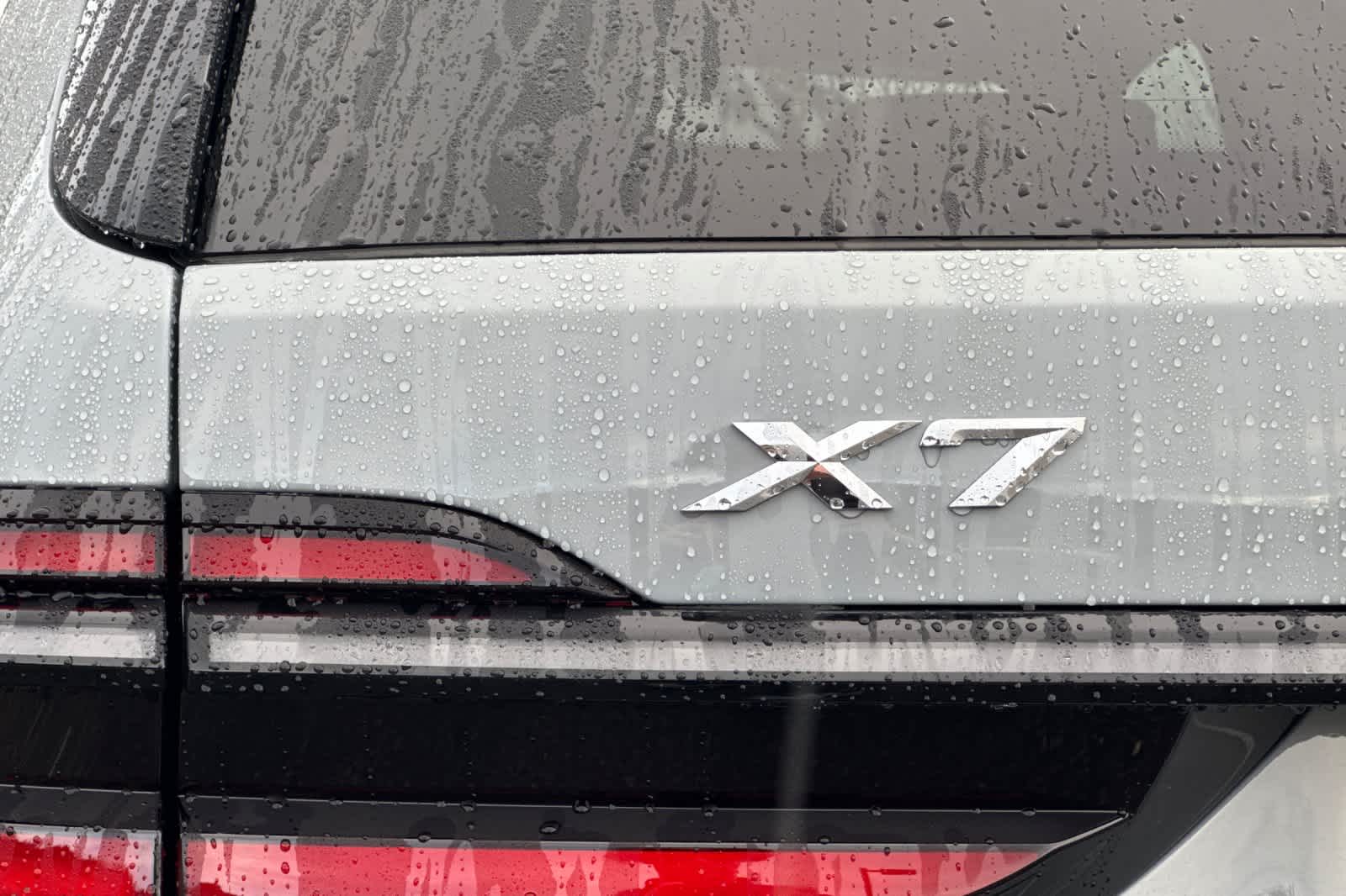 Thumbnail: 2026 BMW X7 - 9