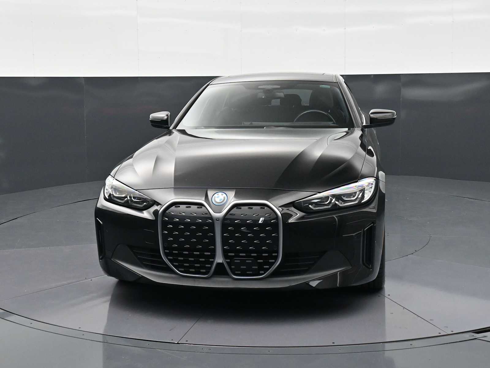 Thumbnail: 2023 BMW i4 - 2