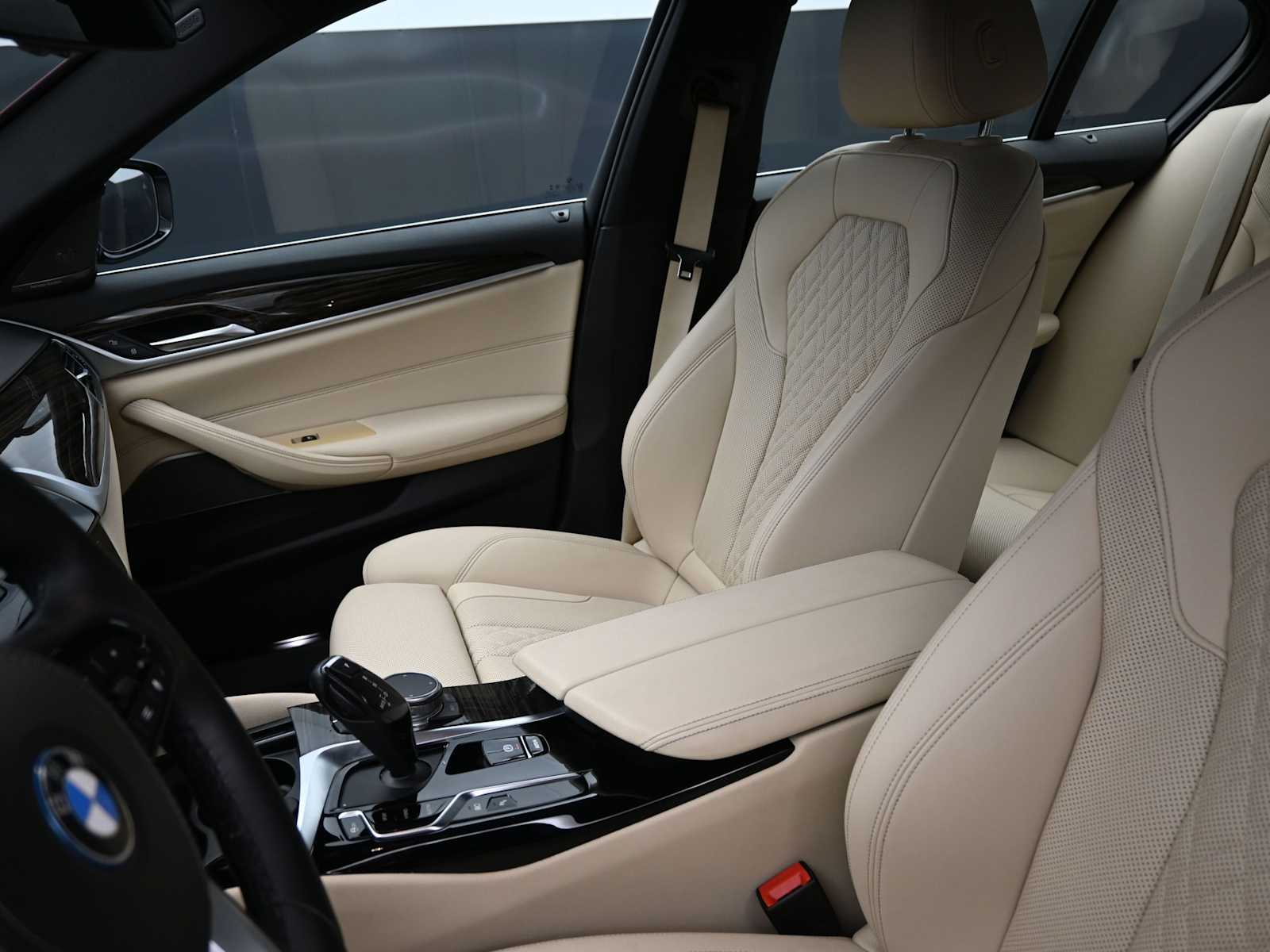 Thumbnail: 2023 BMW 5 Series - 13