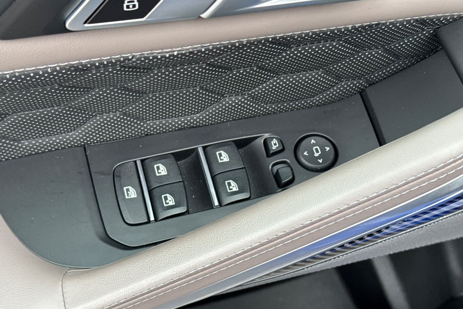 Thumbnail: 2024 BMW X6 - 13