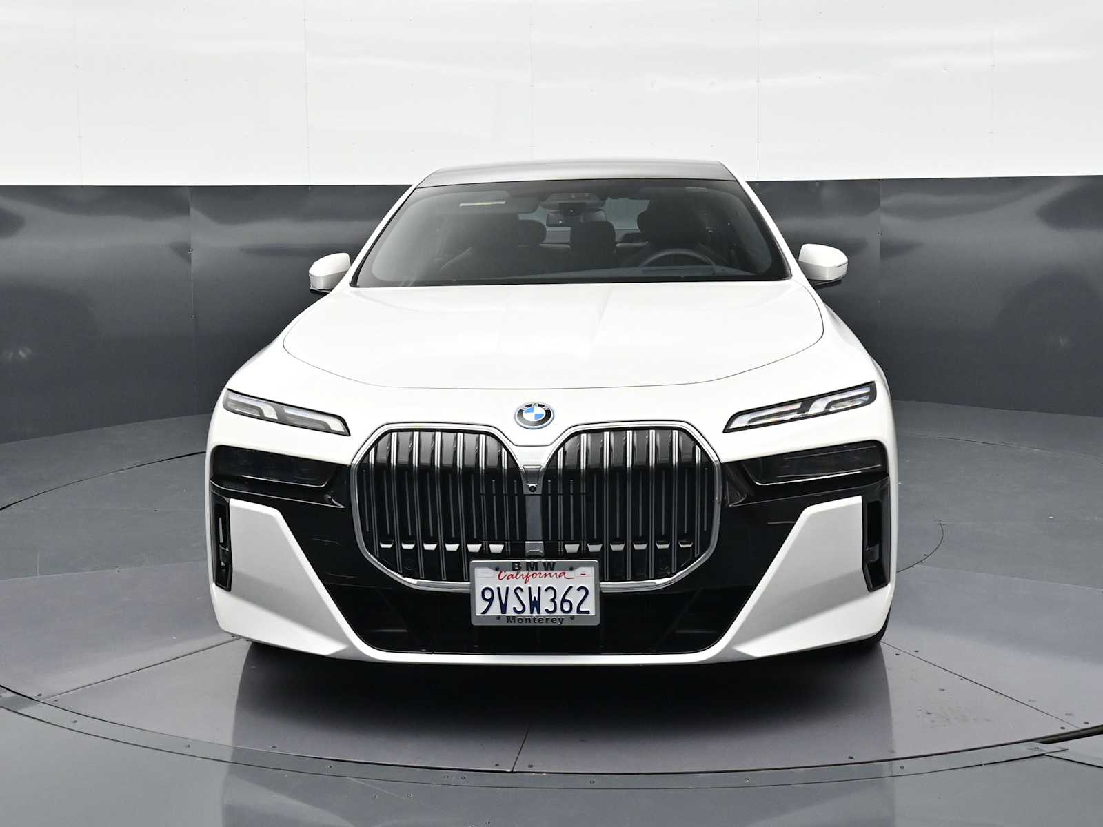 Thumbnail: 2025 BMW 7 Series - 2