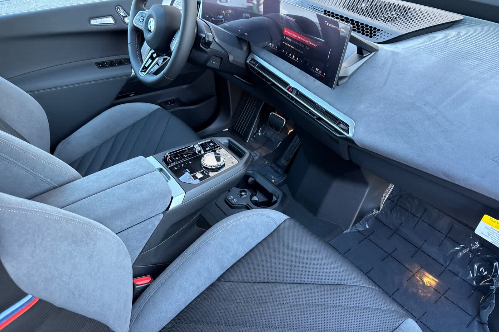 Thumbnail: 2026 BMW iX - 18