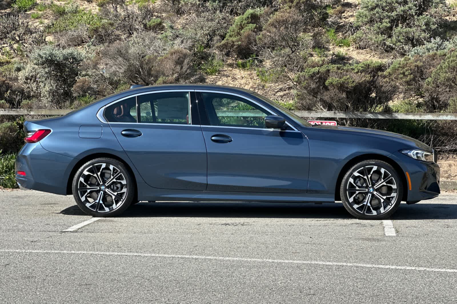 Thumbnail: 2026 BMW 3 Series - 8