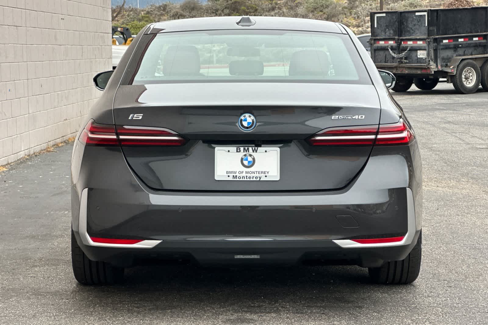 Thumbnail: 2026 BMW i5 - 7