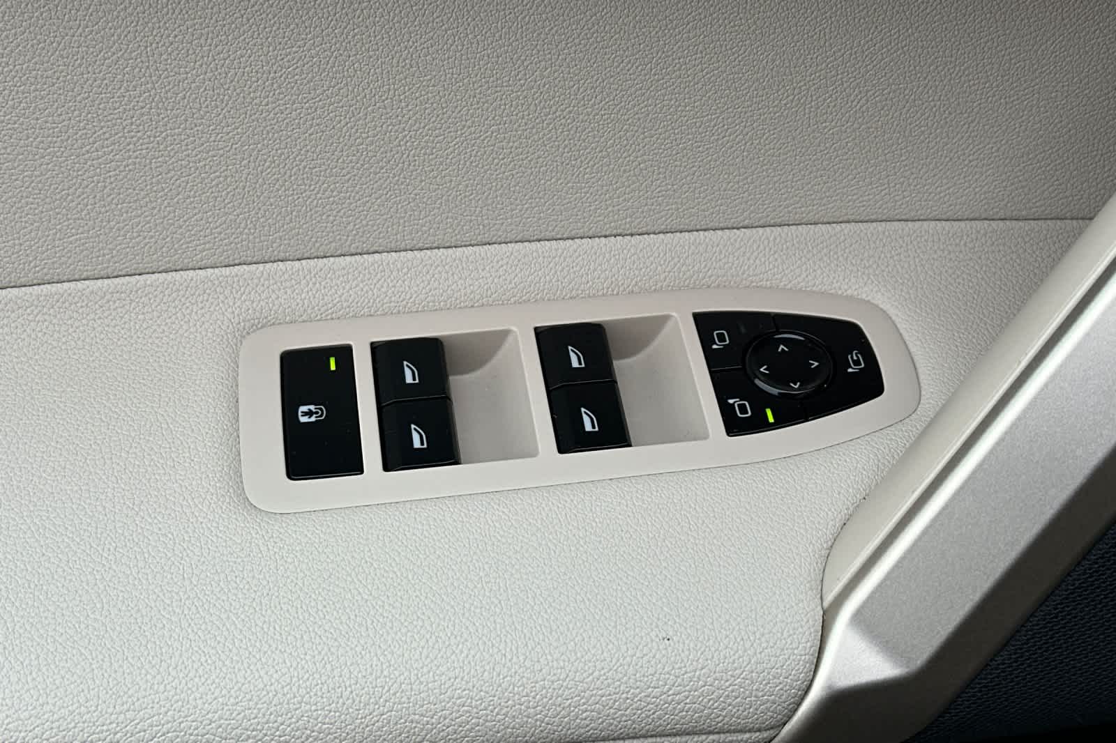 Thumbnail: 2026 BMW iX - 13