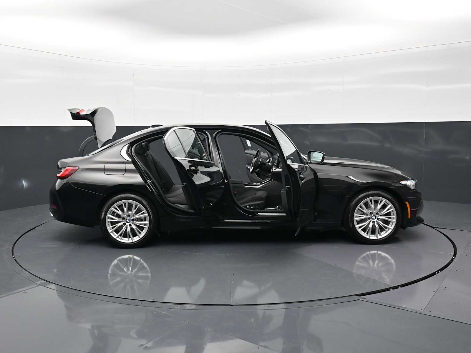 Thumbnail: 2024 BMW 3 Series - 35