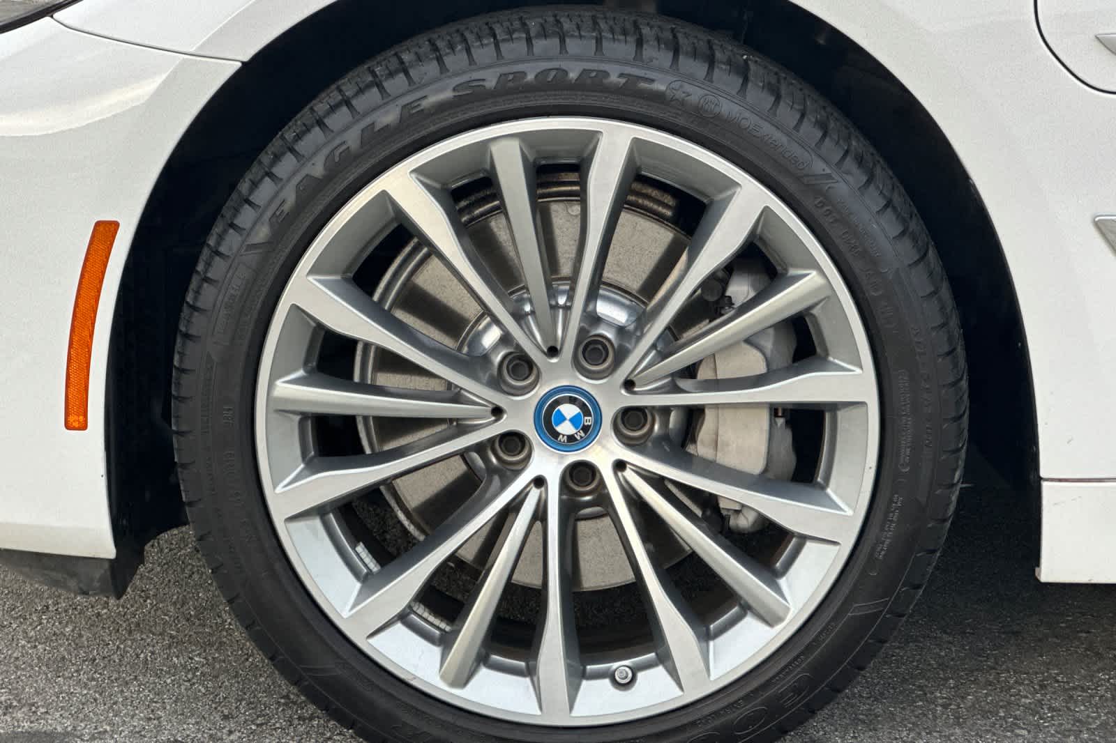 Thumbnail: 2023 BMW 5 Series - 31