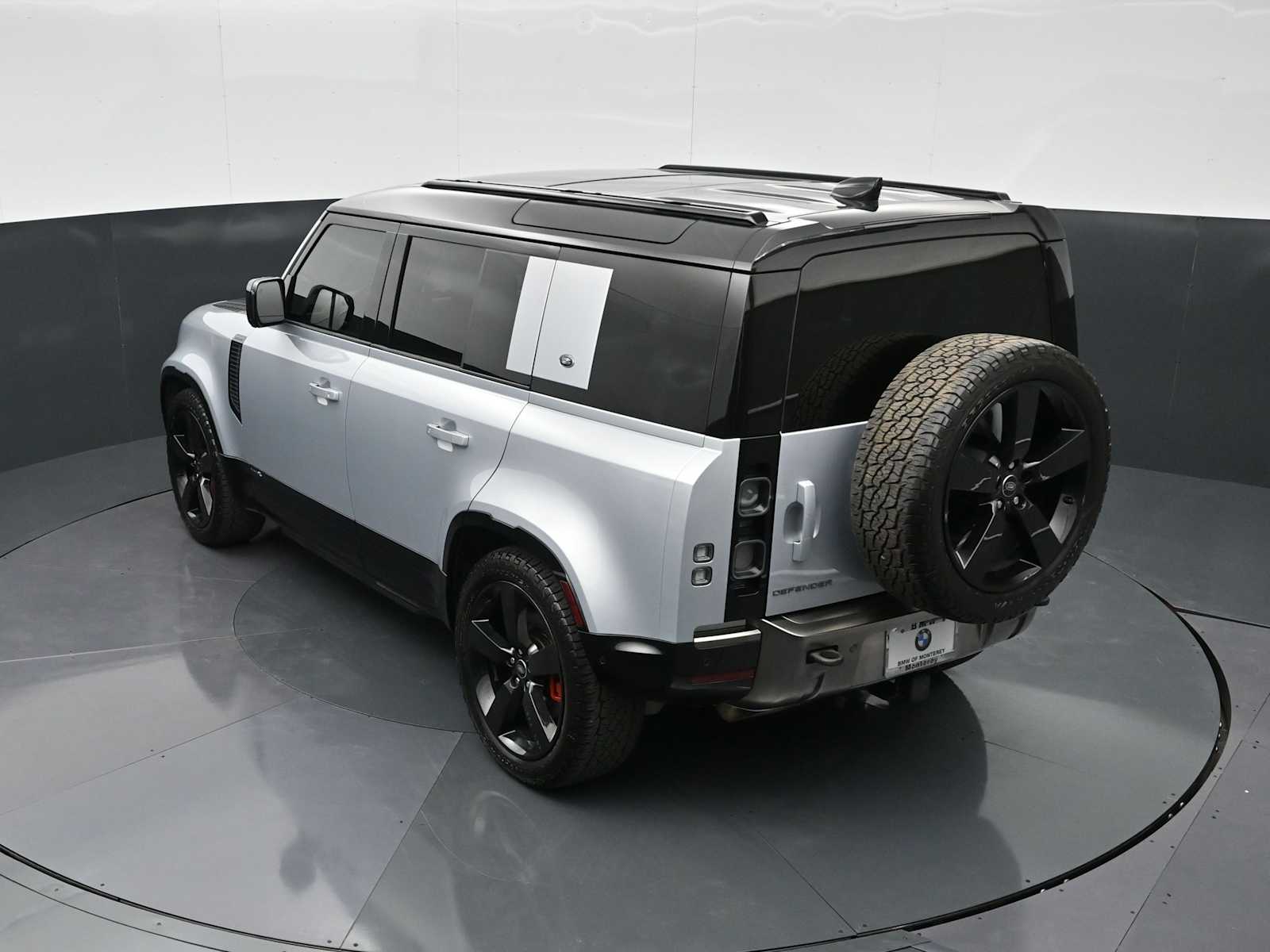Thumbnail: 2022 Land Rover Defender - 20
