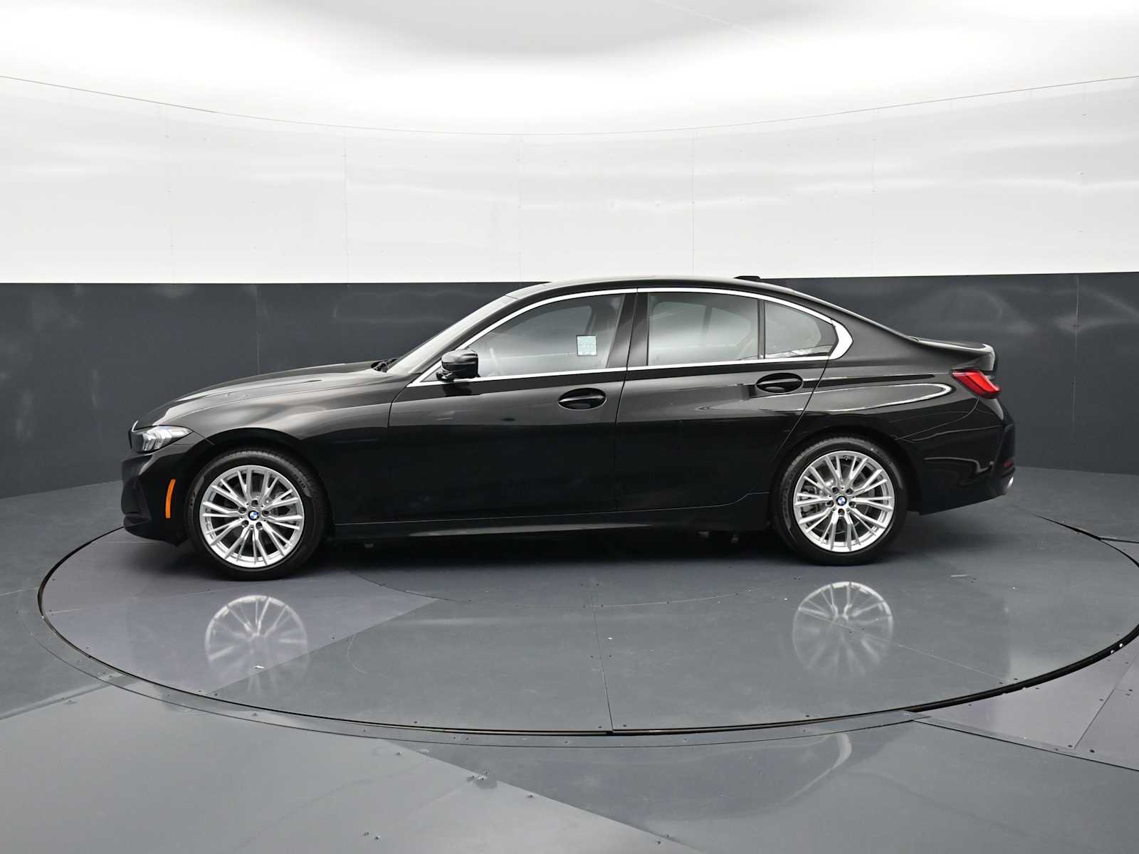 Thumbnail: 2024 BMW 3 Series - 8