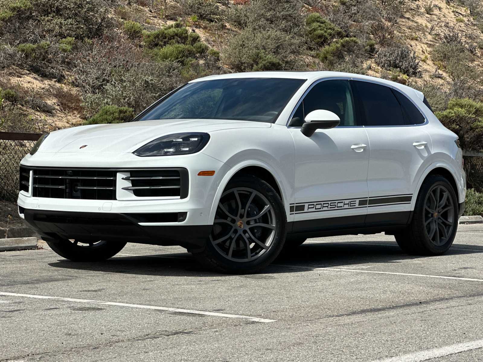 2025 Porsche Cayenne Base's photo