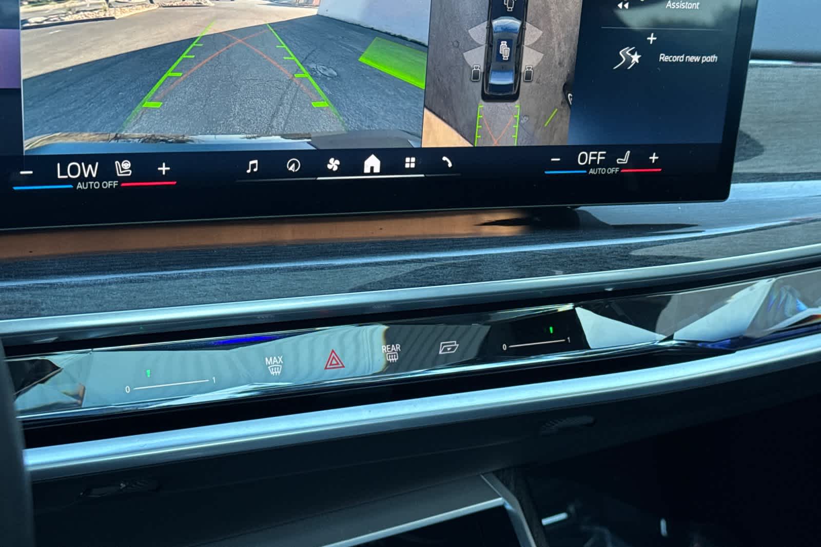 Thumbnail: 2023 BMW 7 Series - 21