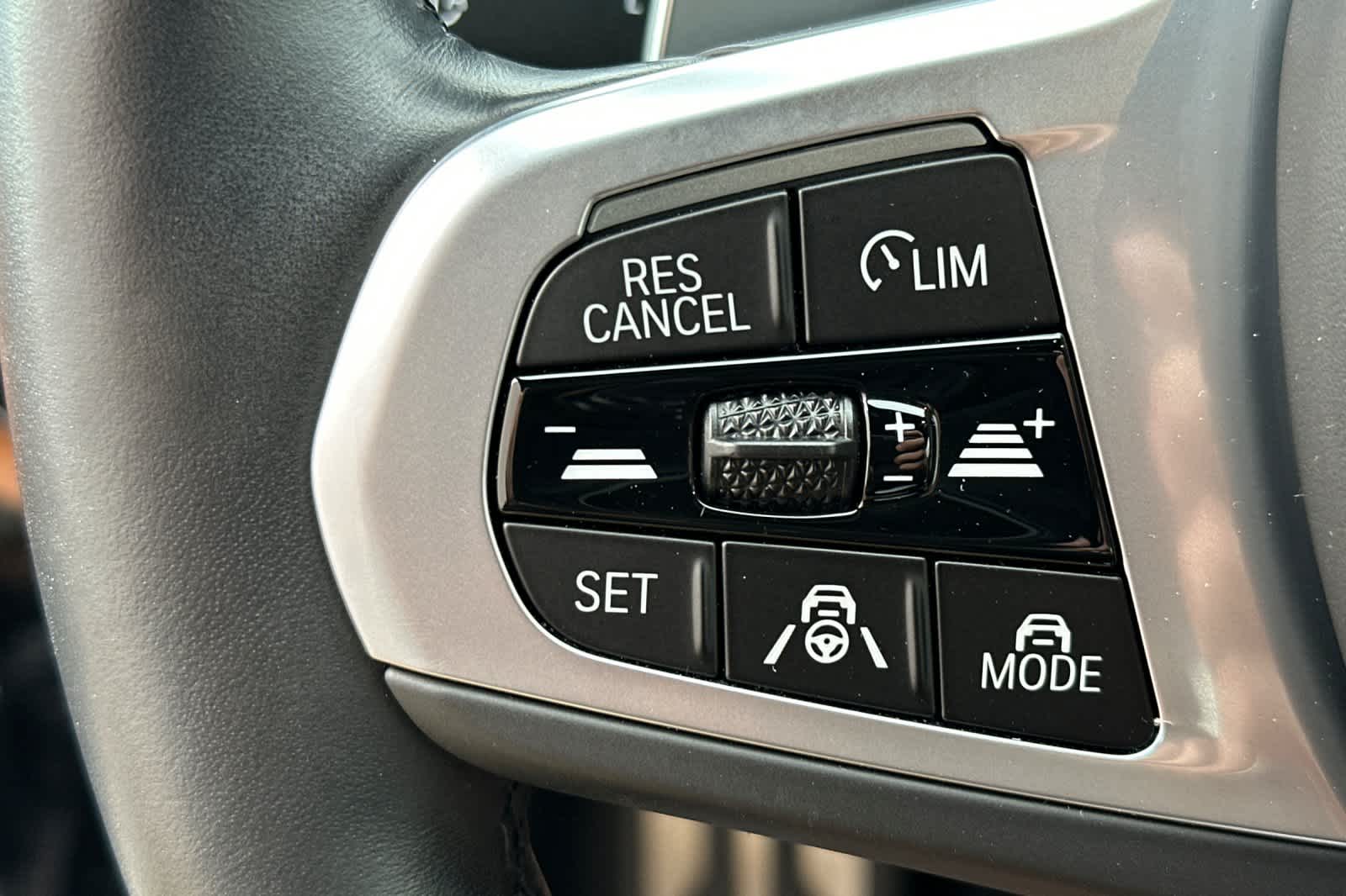 Thumbnail: 2024 BMW 8 Series - 26