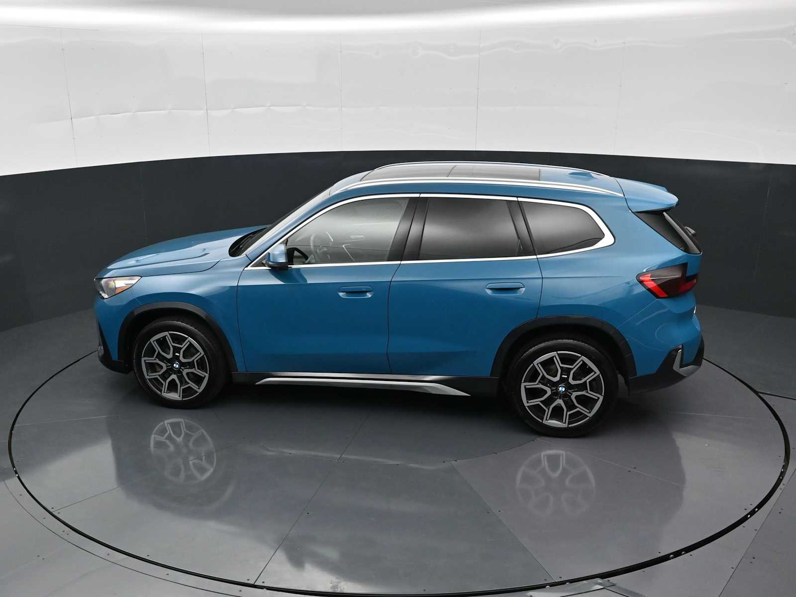 2025 BMW X1 28i - Photo 24