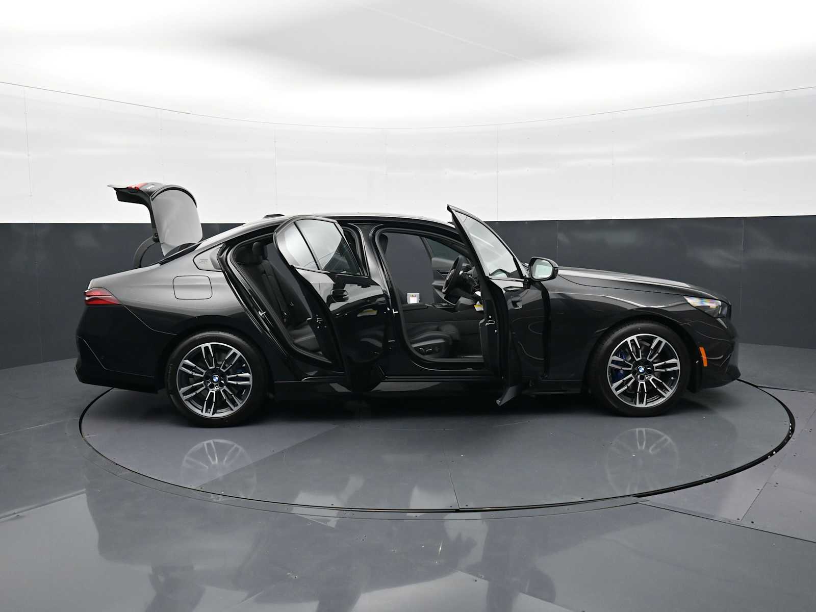 Thumbnail: 2026 BMW 5 Series - 35