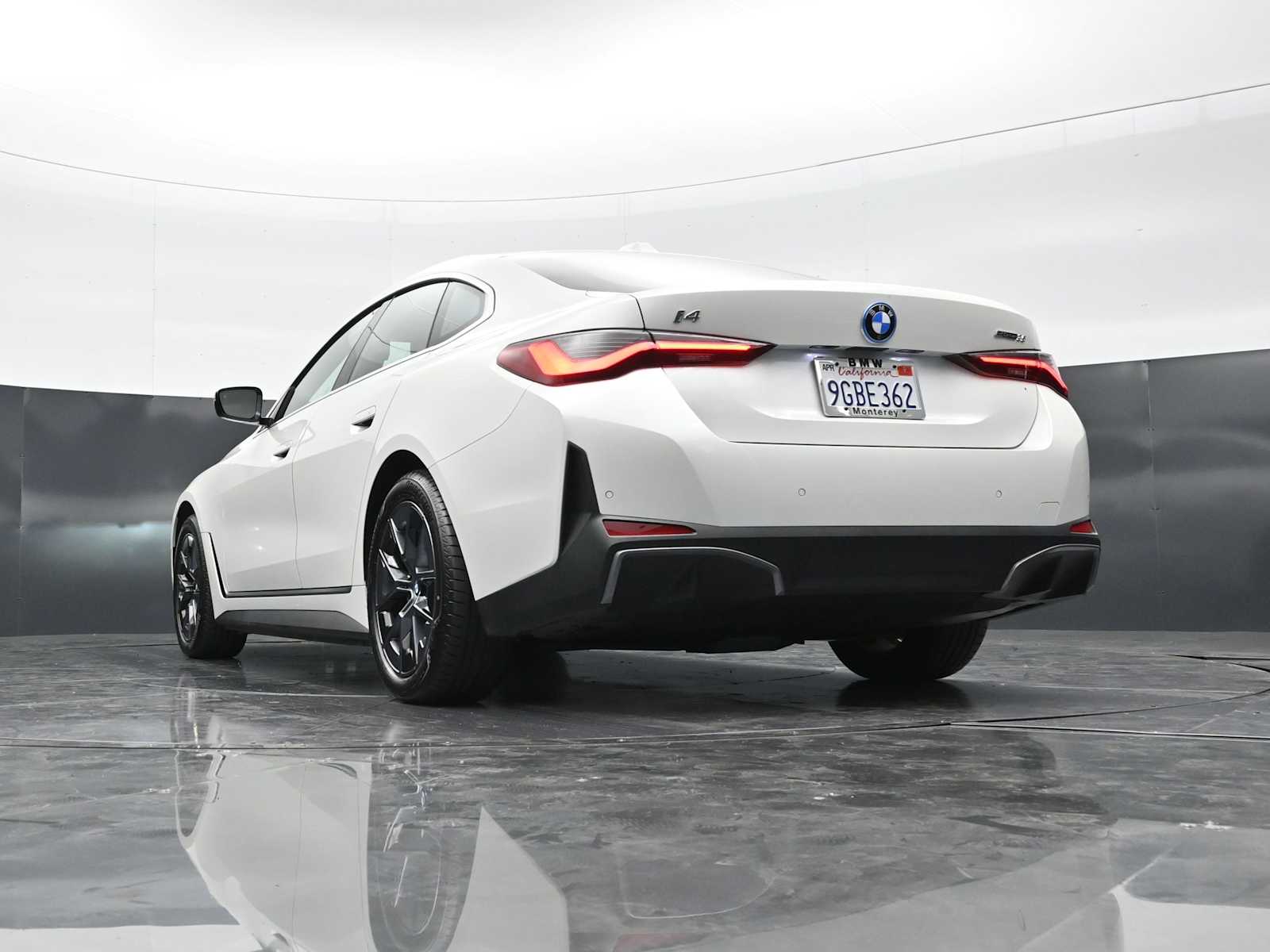 Thumbnail: 2023 BMW i4 - 31