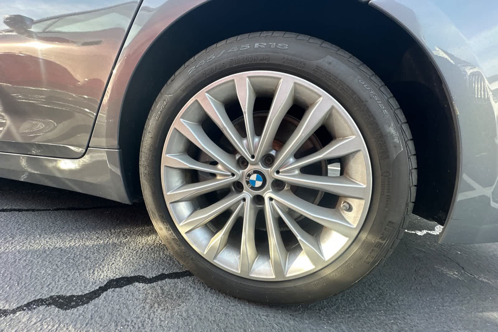 Thumbnail: 2023 BMW 5 Series - 19