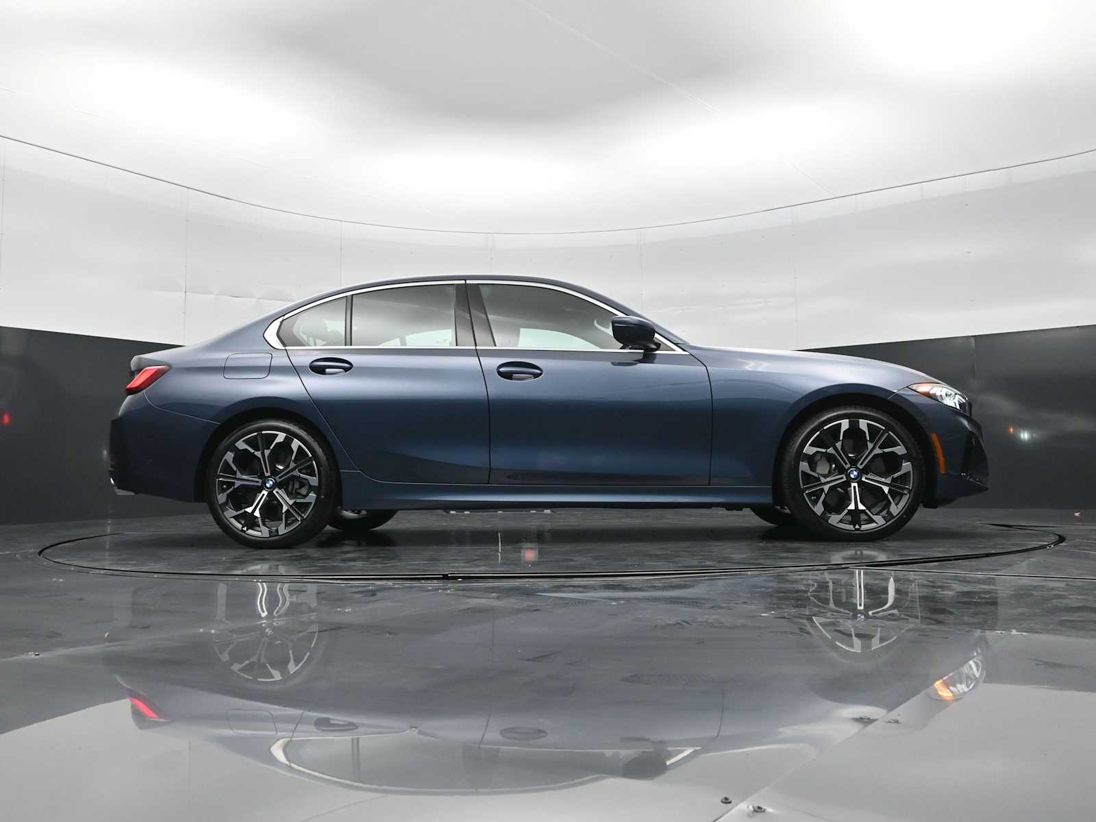 Thumbnail: 2026 BMW 3 Series - 28