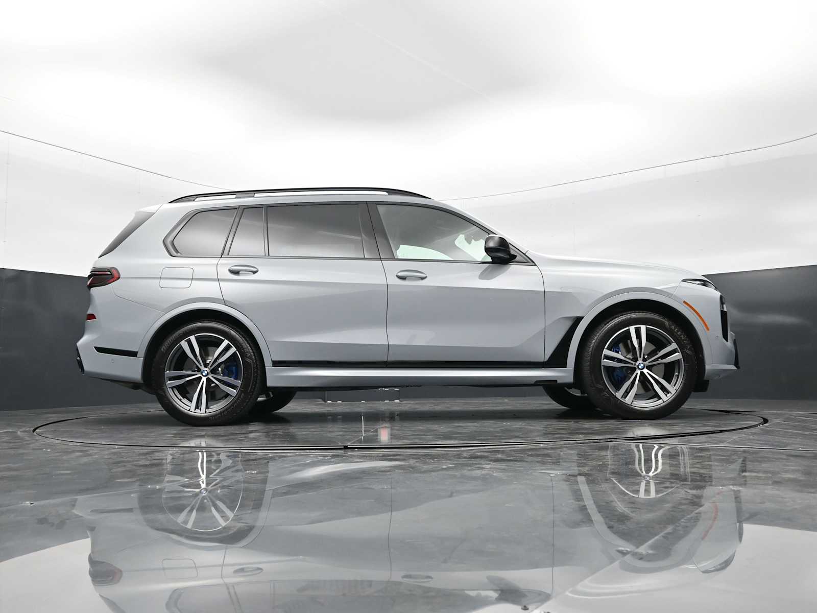 Thumbnail: 2026 BMW X7 - 27