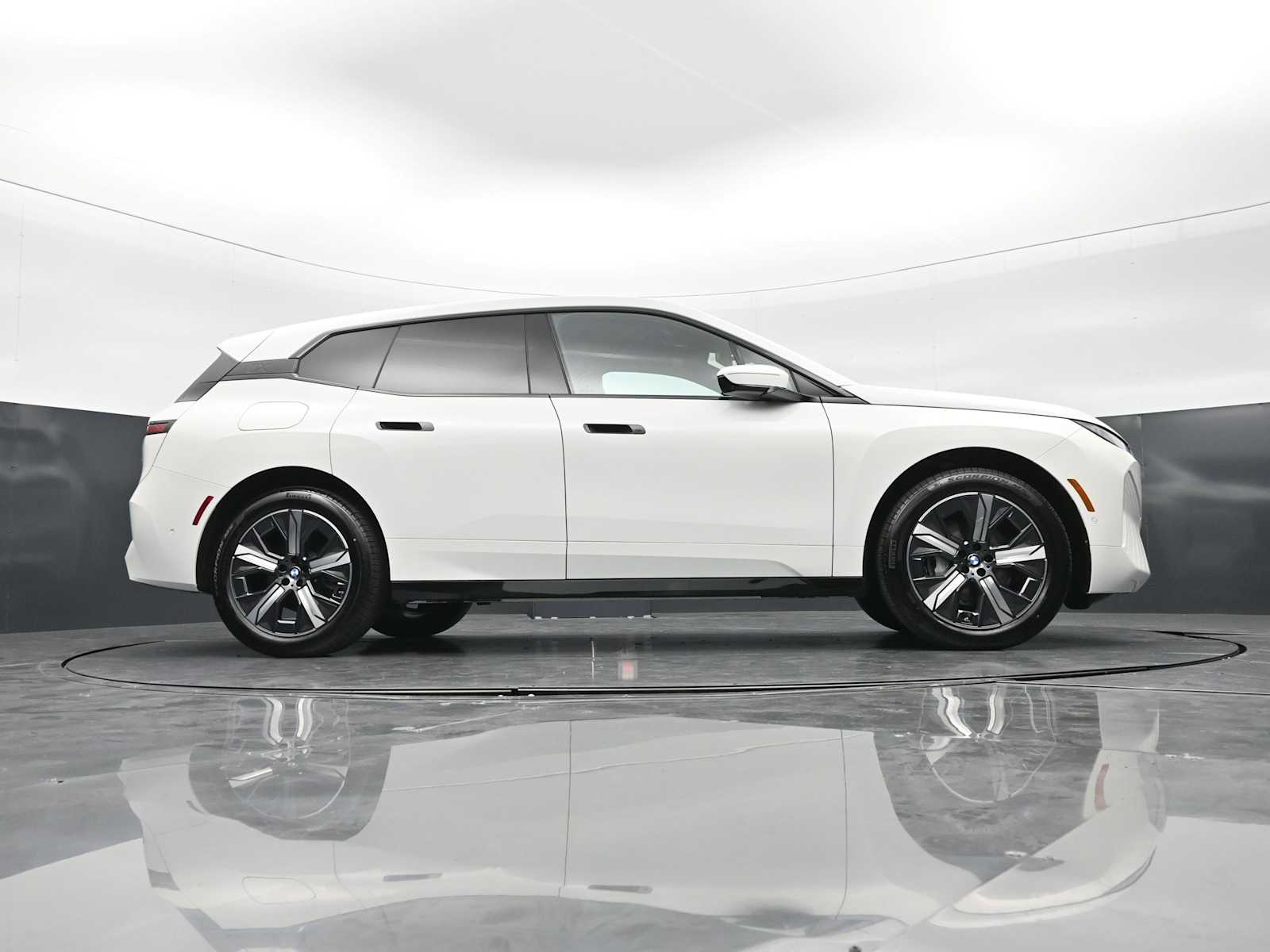 Thumbnail: 2026 BMW iX - 20