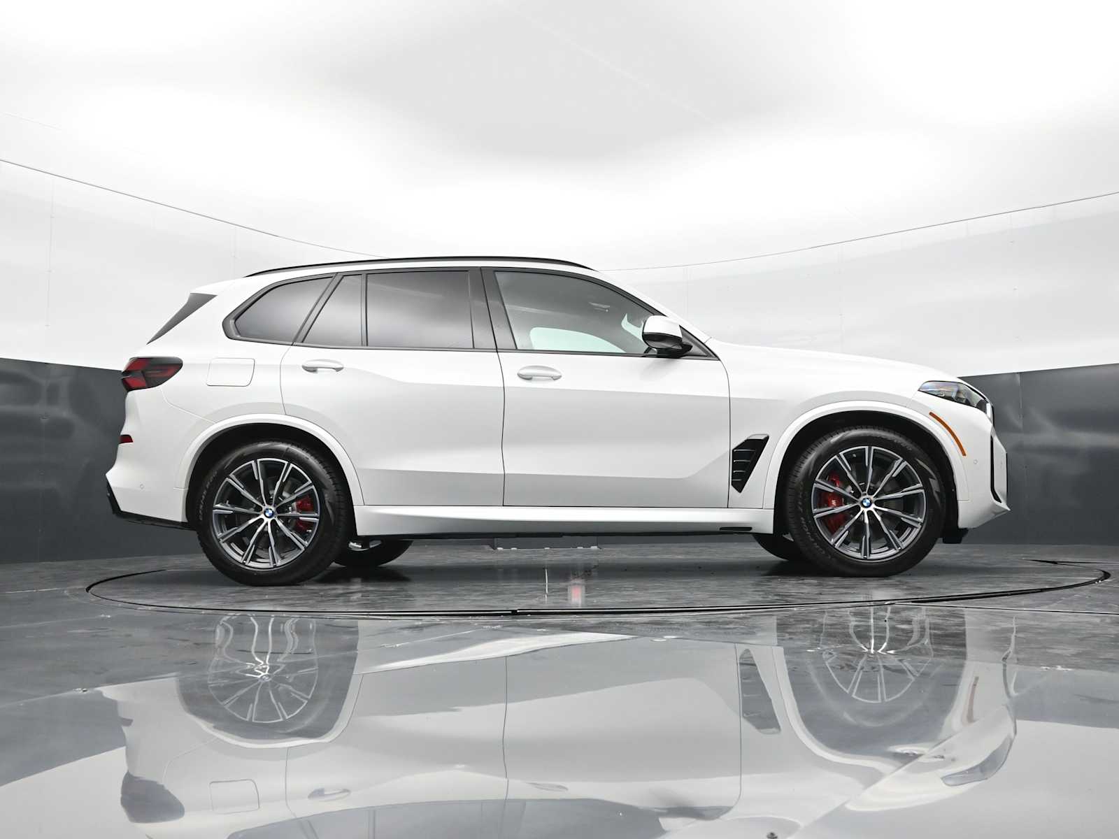 Thumbnail: 2026 BMW X5 - 28