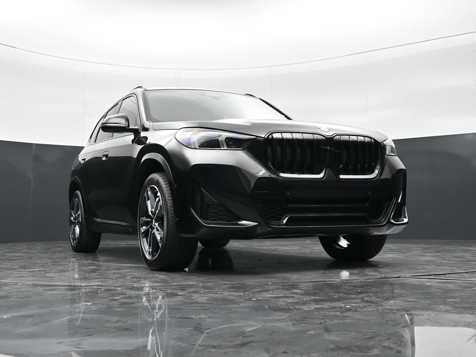 Thumbnail: 2023 BMW X1 - 26