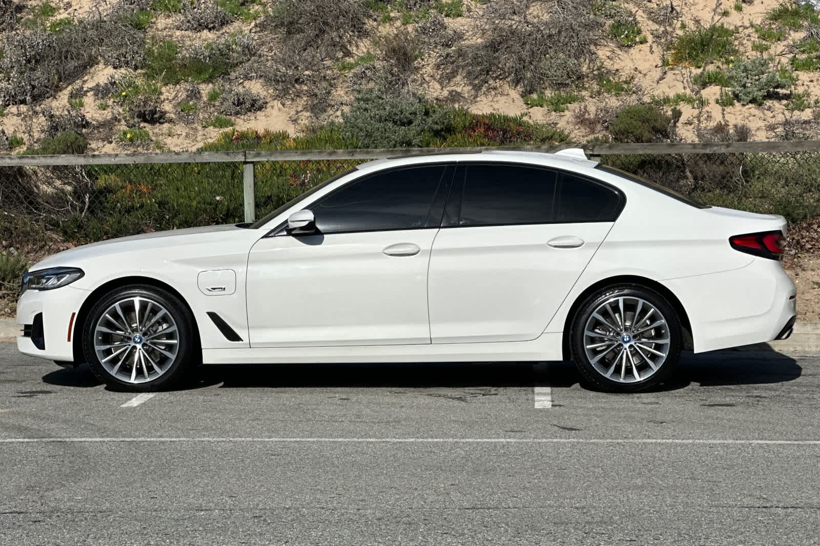Thumbnail: 2023 BMW 5 Series - 10