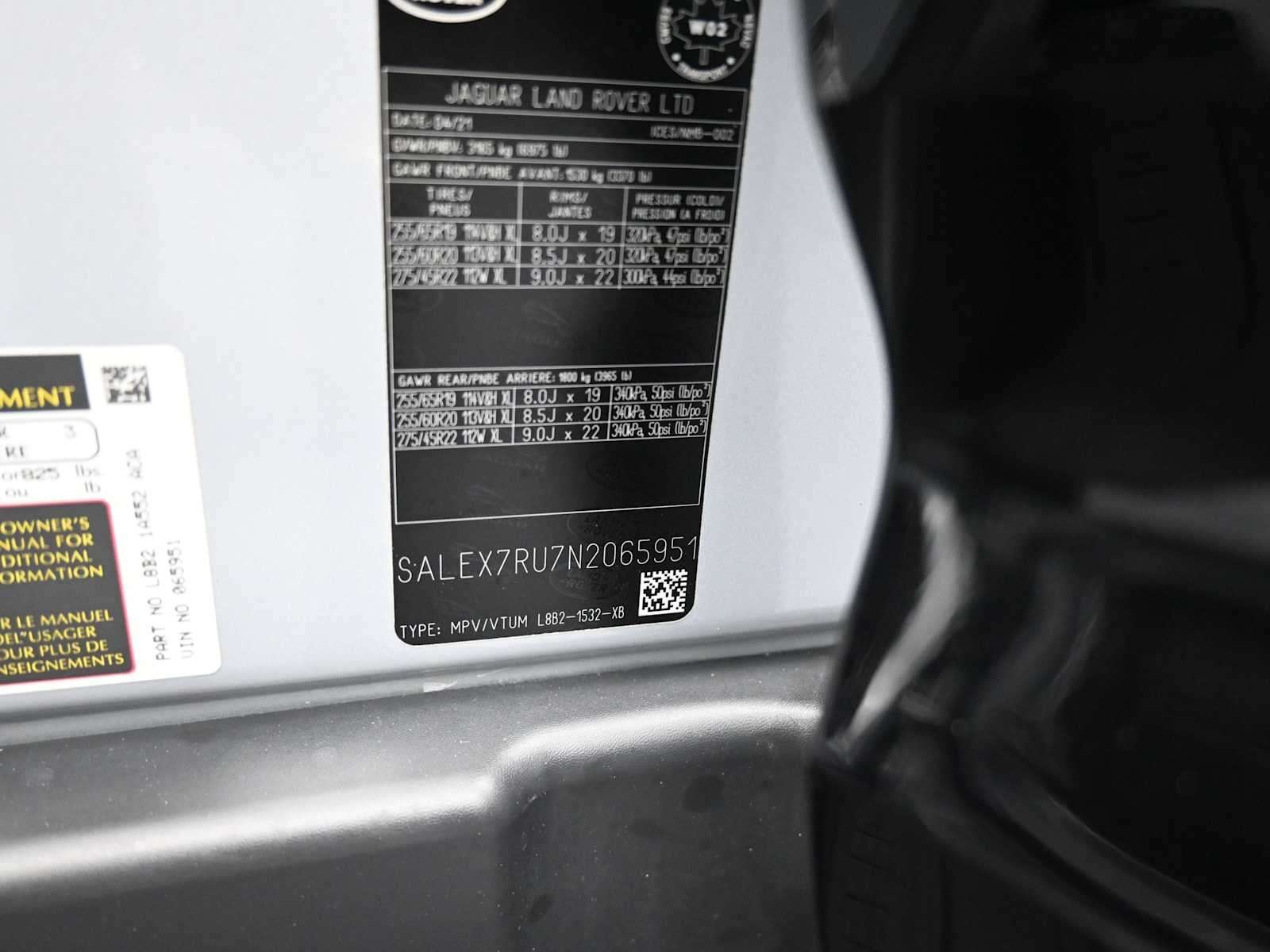 Thumbnail: 2022 Land Rover Defender - 9