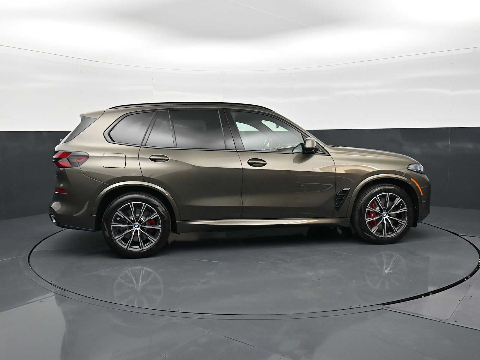 Thumbnail: 2026 BMW X5 - 4
