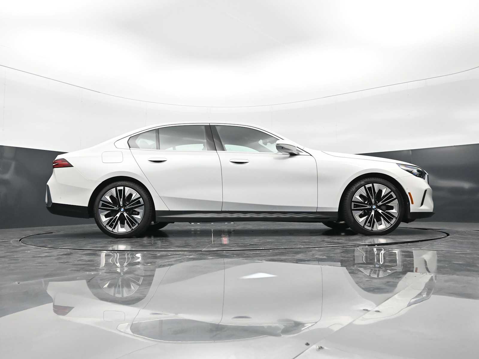 2026 BMW 5 Series 530i - Photo 27