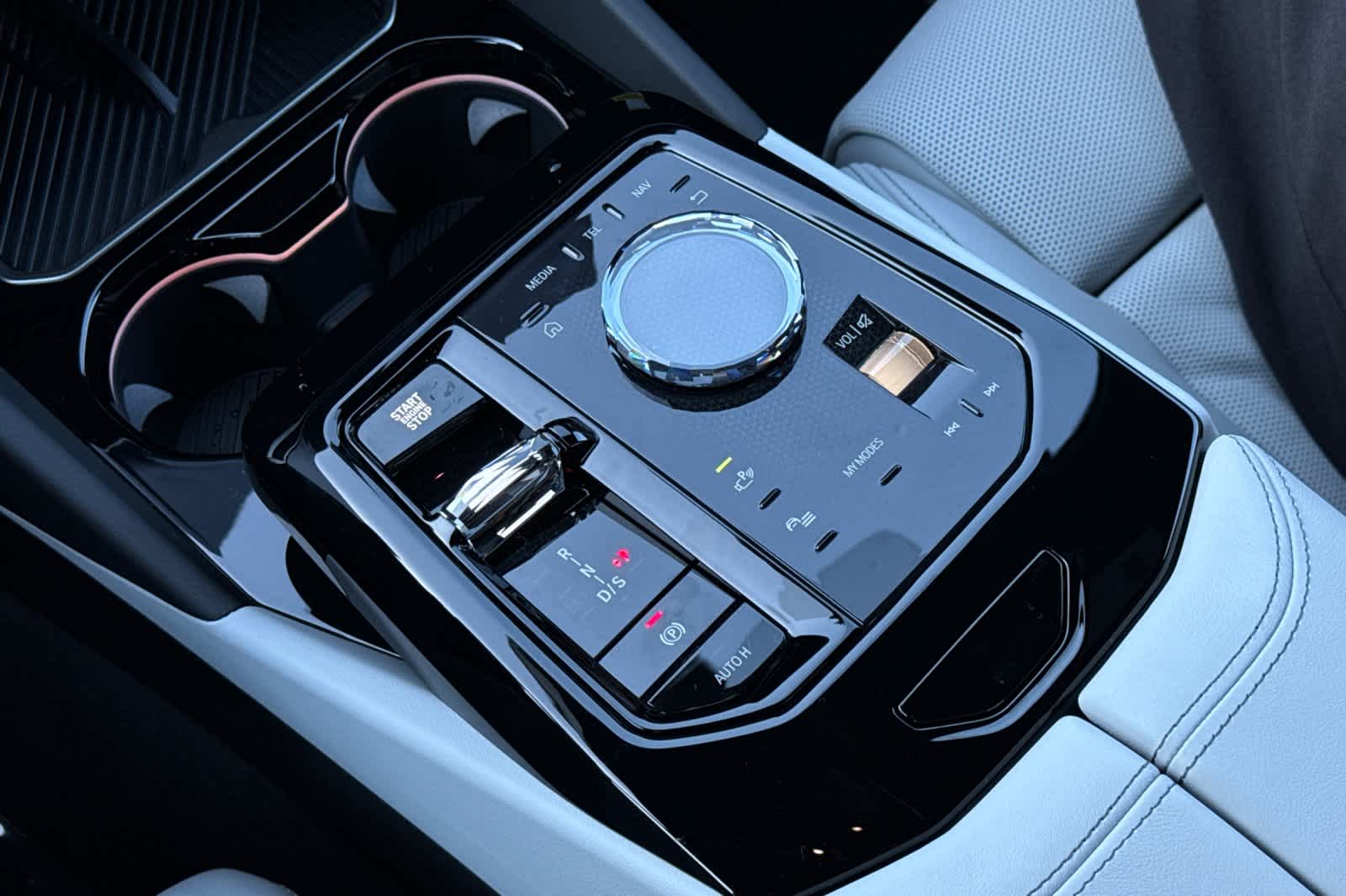 Thumbnail: 2026 BMW 5 Series - 21