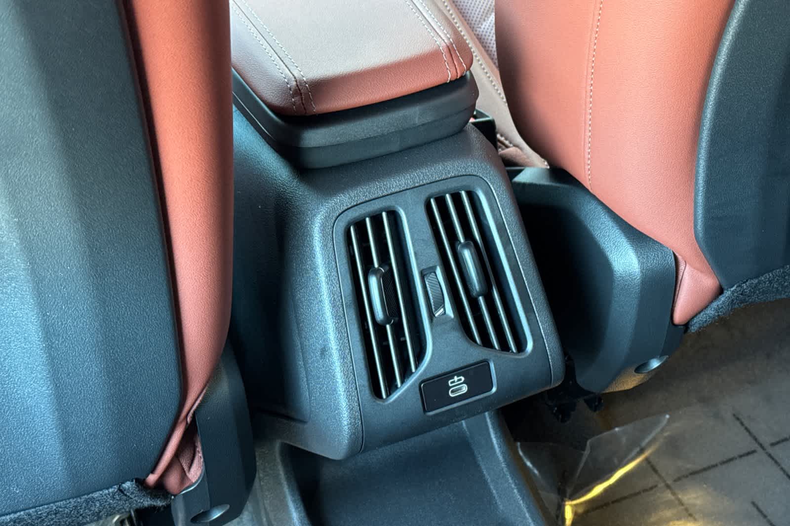 Thumbnail: 2026 BMW X1 - 16