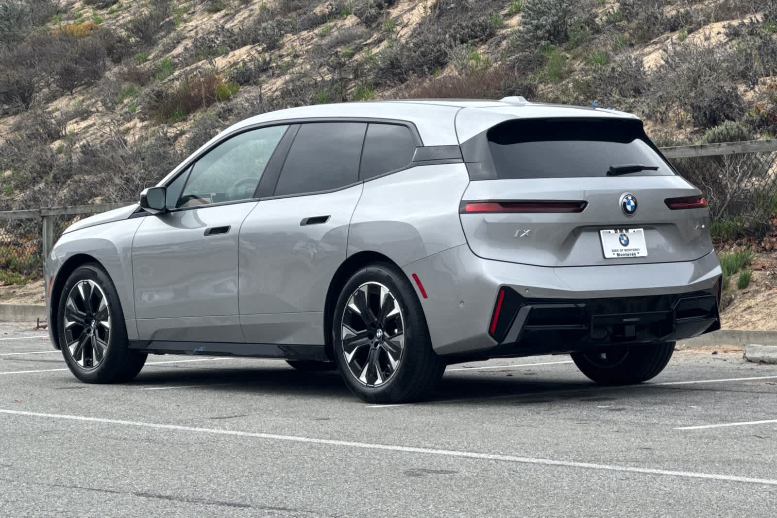 Thumbnail: 2026 BMW iX - 6