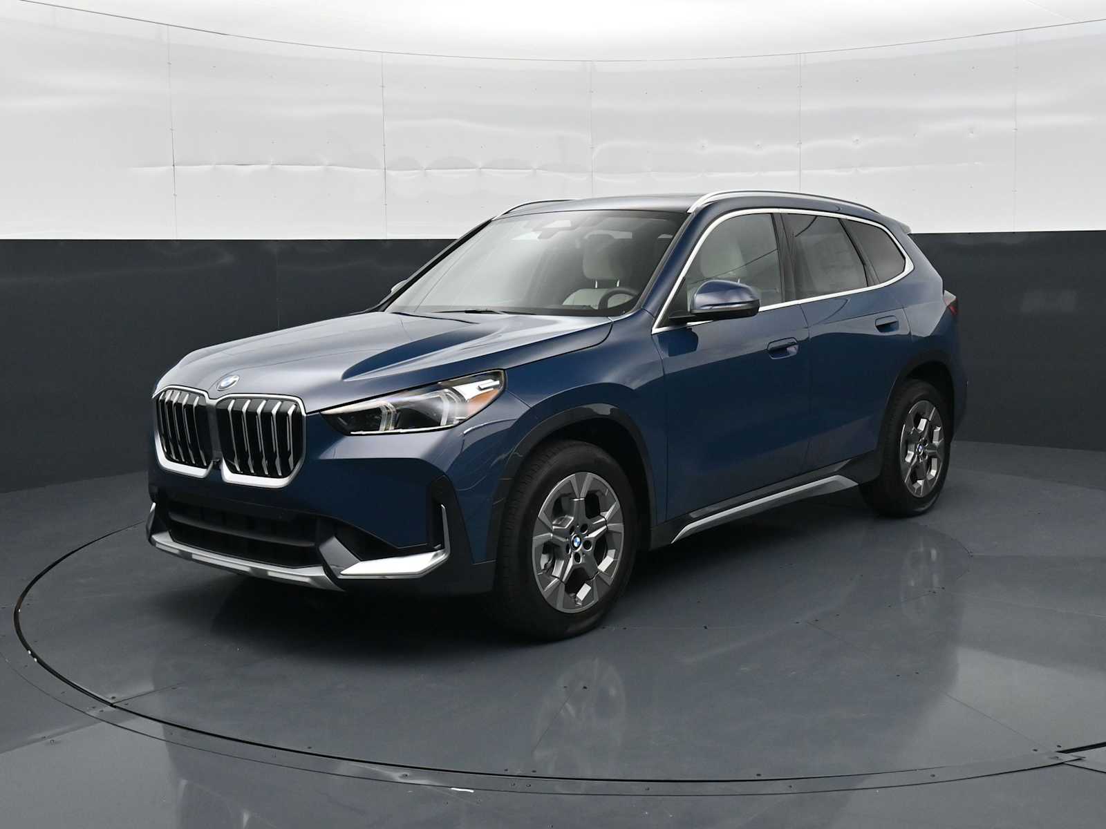 Thumbnail: 2026 BMW X1 - 1