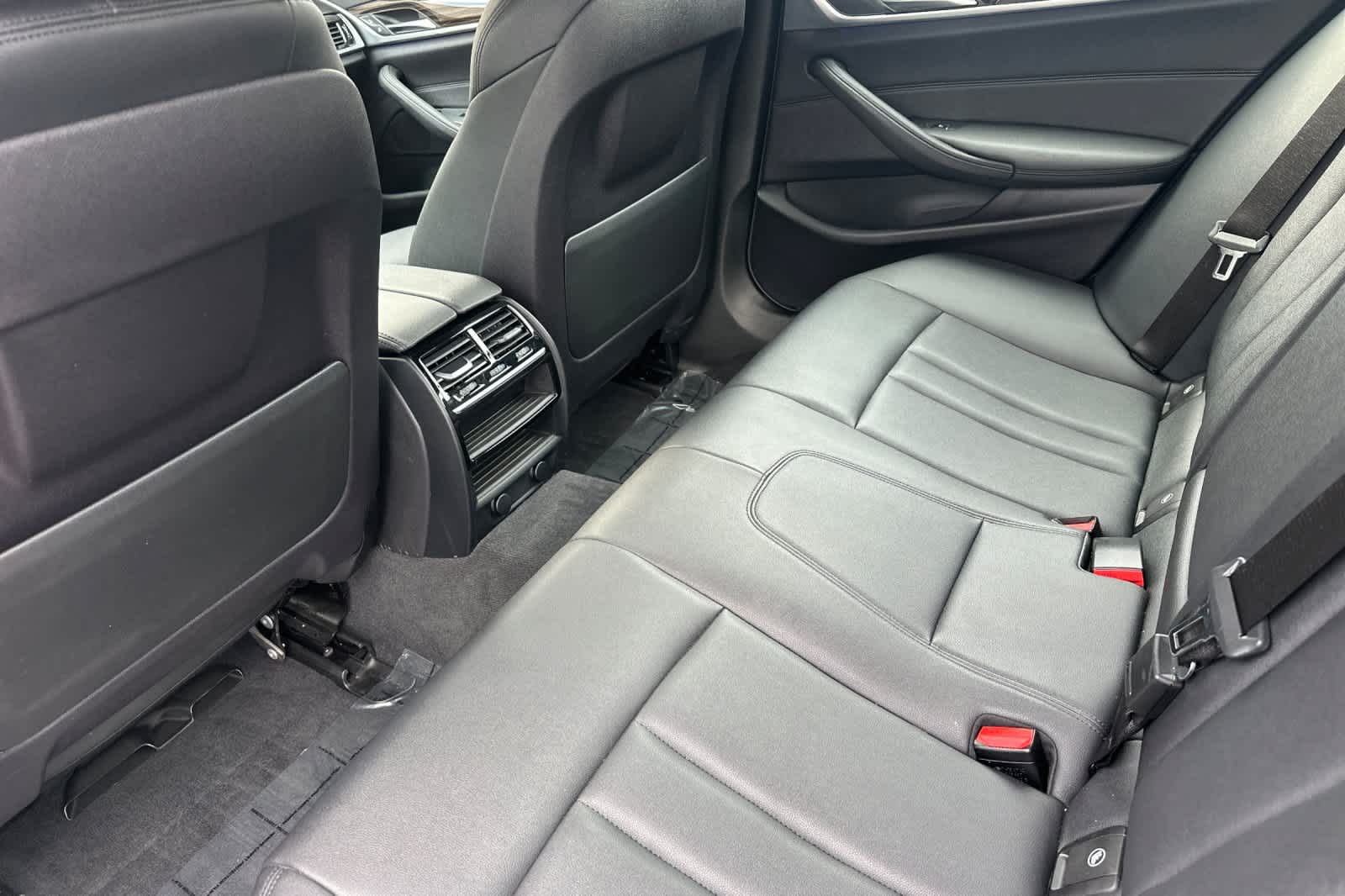 Thumbnail: 2018 BMW 5 Series - 4