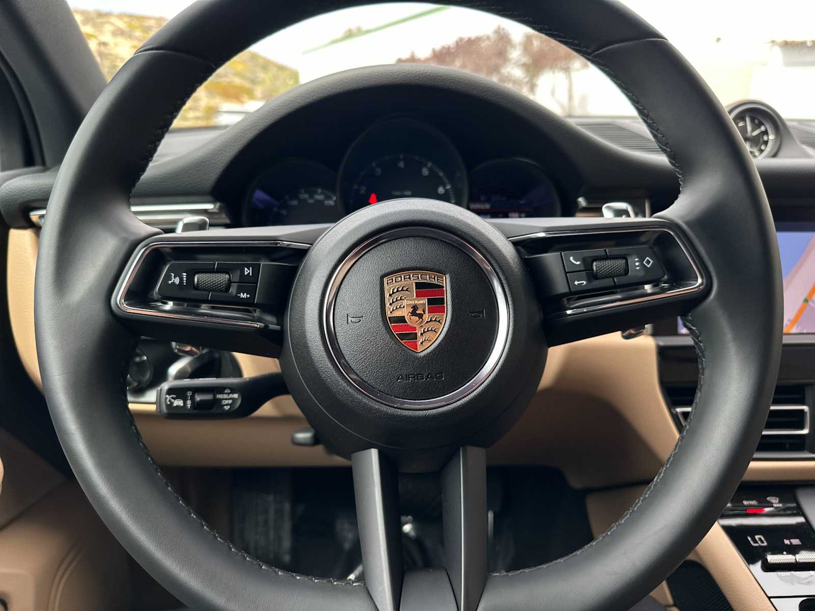 Thumbnail: 2025 Porsche Macan - 23