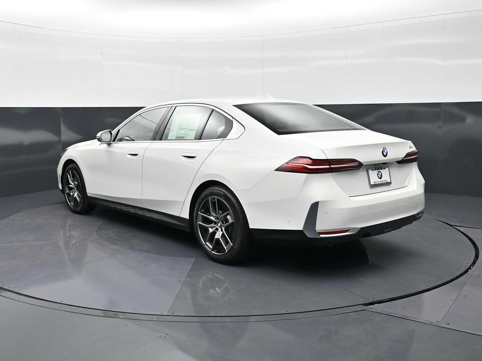 Thumbnail: 2026 BMW 5 Series - 7