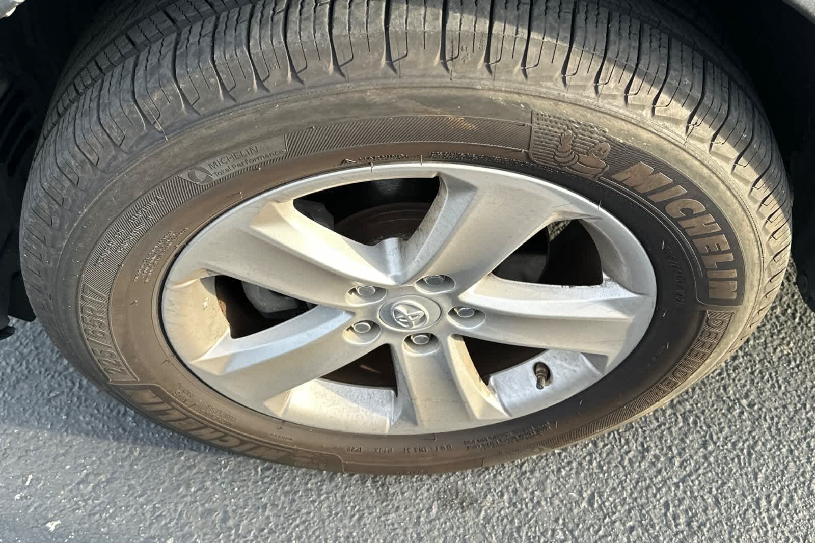 Thumbnail: 2014 Toyota RAV4 - 21