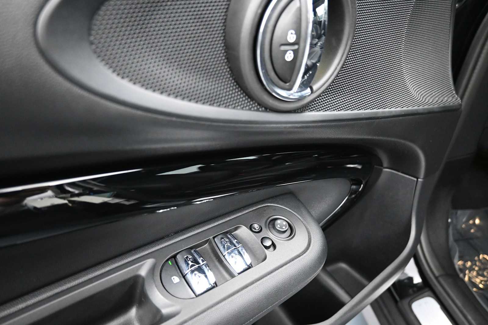 Thumbnail: 2024 MINI Cooper Clubman - 9